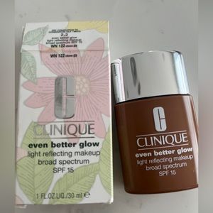 Clinique Even Better Glow Light Reflecting Makeup WN 122 Clove (D) New